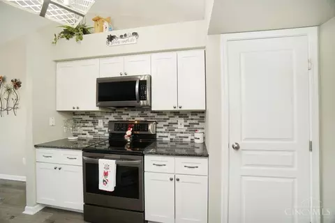 715 Castlegate #302, Cincinnati, OH 45231 photo 17