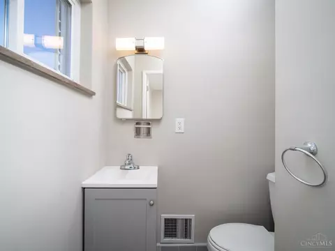 288 Riddle, Woodlawn, OH 45215 photo 15