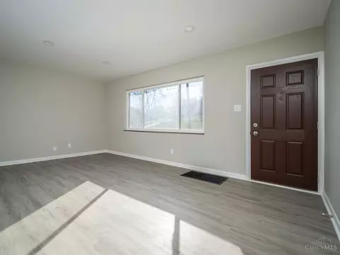 288 Riddle, Woodlawn, OH 45215 photo 5
