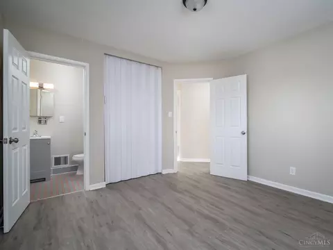 288 Riddle, Woodlawn, OH 45215 photo 14