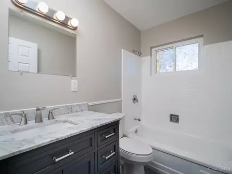 288 Riddle, Woodlawn, OH 45215 photo 17