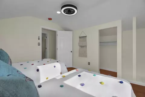 1099 Burns, Wyoming, OH 45215 photo 23