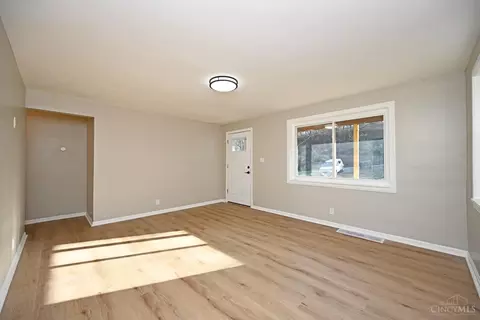 4310 Fehr, Cincinnati, OH 45238 photo 9