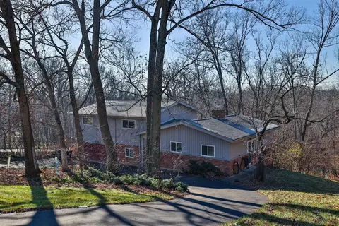 528 Hickory Hl, Wyoming, OH 45215