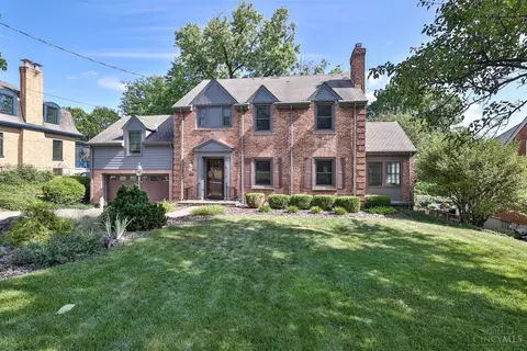 118 Forest Ave, Wyoming, OH 45215