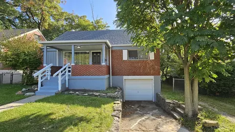 3300 Greenway, Cincinnati, OH 45248