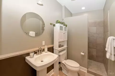 621 Main St #2B, Cincinnati, OH 45202 photo 25