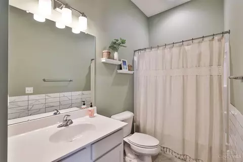 Bath - 761 Morgan, Cincinnati, OH 45206 photo 4 of 4