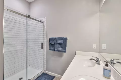 Bath - 761 Morgan, Cincinnati, OH 45206 photo 2 of 4