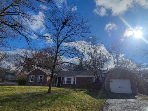 1049 Newcastle, Cincinnati, OH 45231
