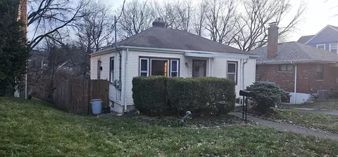 1605 Saxon, Cincinnati, OH 45223