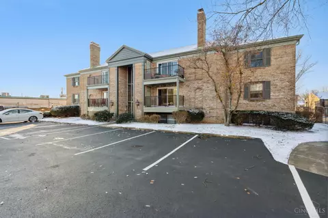 9750 Bunker Hill Ln #60, Montgomery, OH 45242