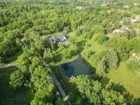 View/Area - 9480 Cunningham, Cincinnati, OH 45243 photo 2 of 2