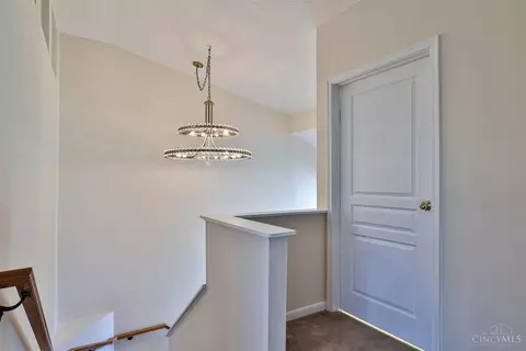 692 Bridle, Cincinnati, OH 45231 photo 3