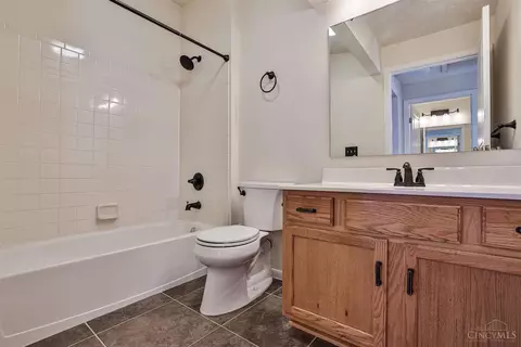 692 Bridle, Cincinnati, OH 45231 photo 19