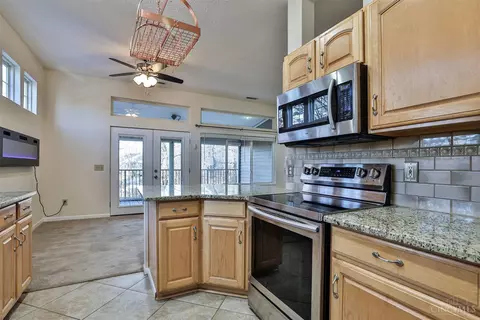 692 Bridle, Cincinnati, OH 45231 photo 8