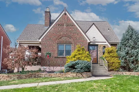 3883 Drakewood, Cincinnati, OH 45209