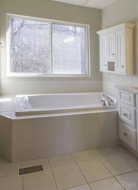 2618 Streamside, Cincinnati, OH 45230 photo 20