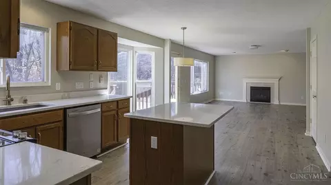 2618 Streamside, Cincinnati, OH 45230 photo 12