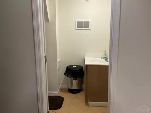 5458 Newfield, Cincinnati, OH 45237 photo 9