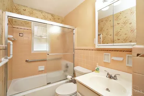Bath - 5455 Edalbert, Cincinnati, OH 45239 photo 3 of 3