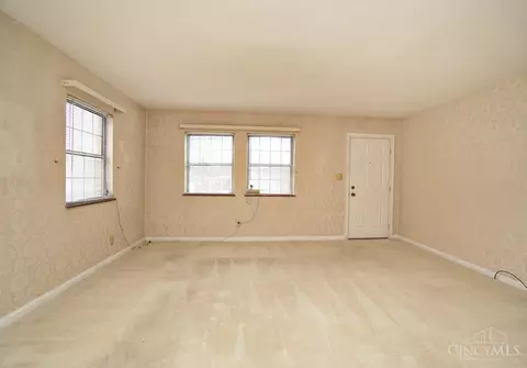 Bedroom - 5455 Edalbert, Cincinnati, OH 45239 photo 1 of 2