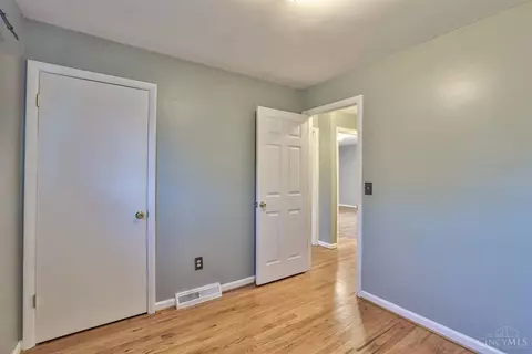 8450 Daly, Cincinnati, OH 45231 photo 30