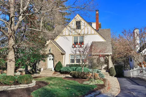 2632 Handasyde, Cincinnati, OH 45208