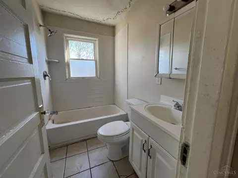 4602 Simpson, Cincinnati, OH 45227 photo 3