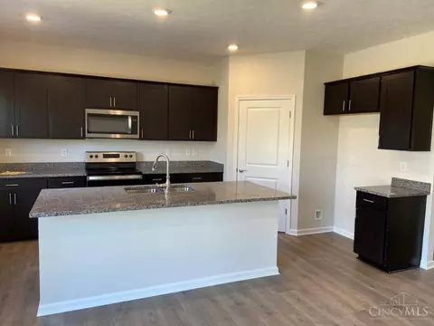 65 Marigold Ln, Amelia, OH 45102 photo 4