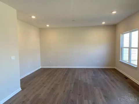 65 Marigold Ln, Amelia, OH 45102 photo 3