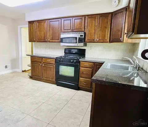 8718 Plainfield, Cincinnati, OH 45236 photo 9