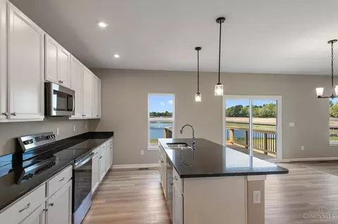 Kitchen - 6061 Foothills Dr, Harrison, OH 45030 photo 3 of 5