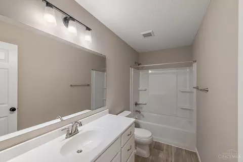 Bath - 6061 Foothills Dr, Harrison, OH 45030 photo 2 of 3