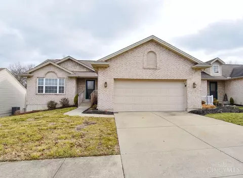 2320 Castle Pnes, Hamilton, OH 45013
