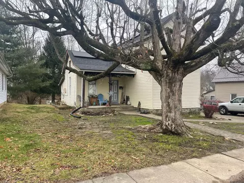 137 Pleasant St, Hillsboro, OH 45133