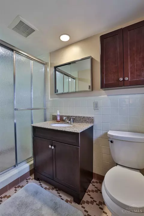 8645 Zenith, Cincinnati, OH 45231 photo 21