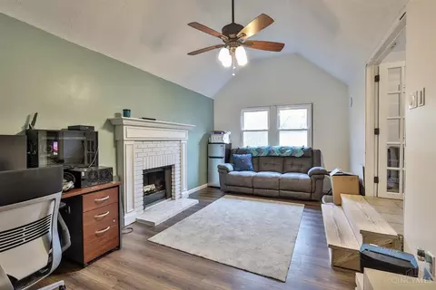 39 Damon, Greenhills, OH 45218 photo 4