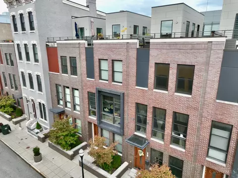 18 Mercer, Cincinnati, OH 45202