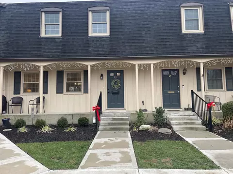 23 Creekwood, Glendale, OH 45246