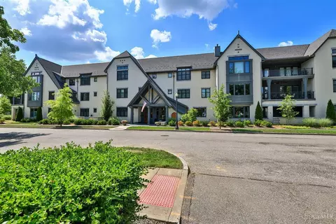 3818 Miami Rd #203, Mariemont, OH 45227