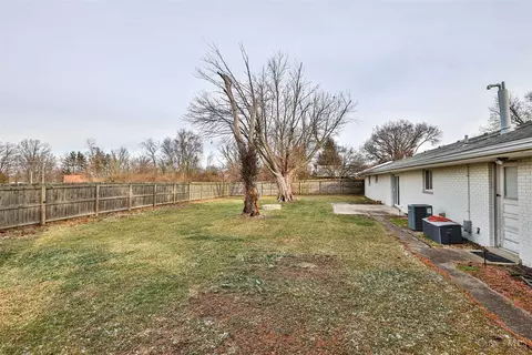 8895 Cavalier, Cincinnati, OH 45231 photo 27