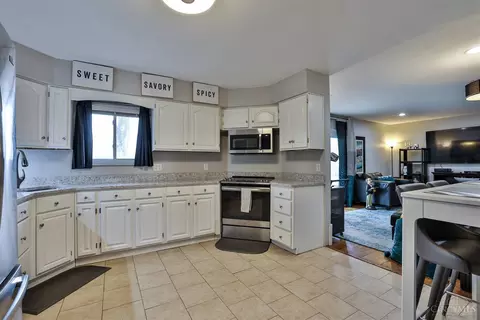 8895 Cavalier, Cincinnati, OH 45231 photo 13