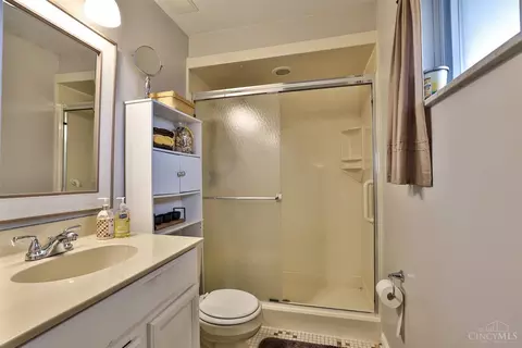 8895 Cavalier, Cincinnati, OH 45231 photo 19