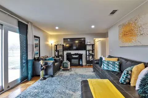 8895 Cavalier, Cincinnati, OH 45231 photo 7