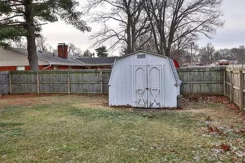 8895 Cavalier, Cincinnati, OH 45231 photo 29
