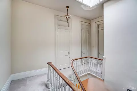 427 Collins, Cincinnati, OH 45202 photo 9