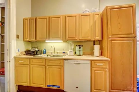 427 Collins, Cincinnati, OH 45202 photo 6