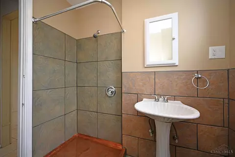 18 Baker, Cincinnati, OH 45217 photo 36