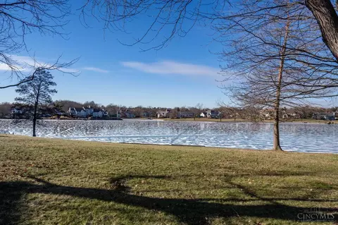 8259 Spinnaker Ln, Maineville, OH 45039 photo 2